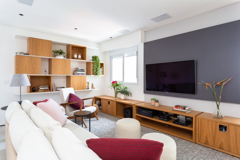 Minimalismo e nichos de marcenaria